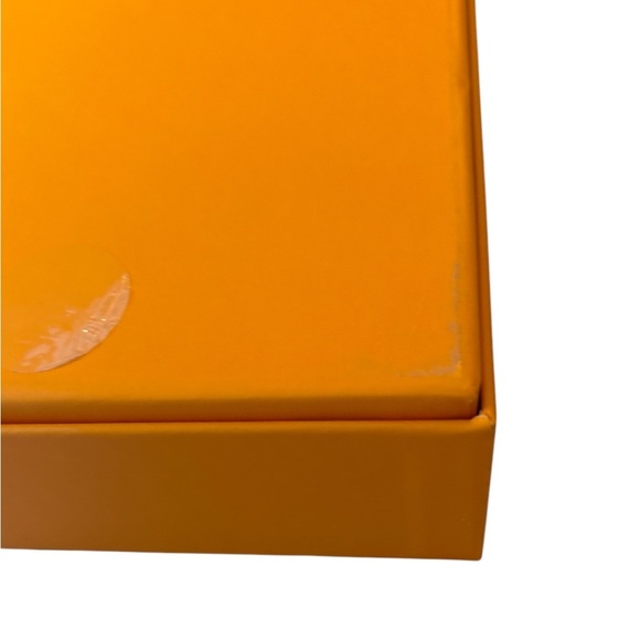 Anthropologie Bouffants & Broken Hearts 500 Piece Puzzle Preowned - Picture 5 of 9